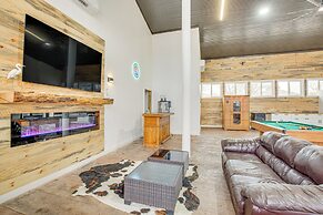 Lakefront Wichita Falls Home w/ Pool & Hot Tub