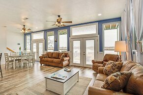 Lakefront Wichita Falls Home w/ Pool & Hot Tub