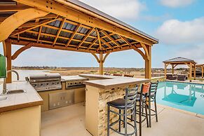 Lakefront Wichita Falls Home w/ Pool & Hot Tub