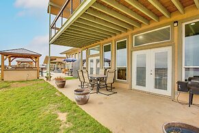 Lakefront Wichita Falls Home w/ Pool & Hot Tub