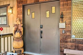 Pine Mountain Cabin w/ Hot Tub, 2 Mins to Marina!