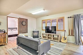 Pine Mountain Cabin w/ Hot Tub, 2 Mins to Marina!