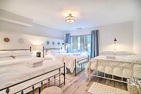 Pine Mountain Cabin w/ Hot Tub, 2 Mins to Marina!