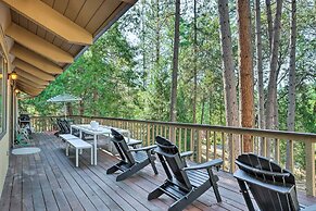 Pine Mountain Cabin w/ Hot Tub, 2 Mins to Marina!