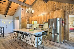 Pine Mountain Cabin w/ Hot Tub, 2 Mins to Marina!