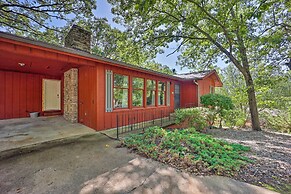 Dog-friendly Bella Vista Home w/ Grill + Deck