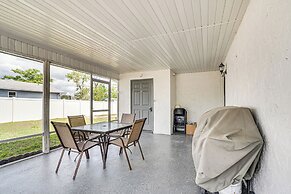 10 Mi to Dtwn Ocala: Dog-friendly Home w/ Fire Pit