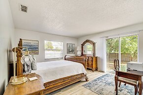 10 Mi to Dtwn Ocala: Dog-friendly Home w/ Fire Pit