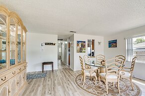 10 Mi to Dtwn Ocala: Dog-friendly Home w/ Fire Pit