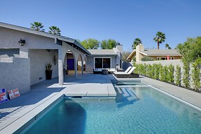 Theater Room & Pool Deck: Retreat in Palm Desert!