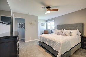 Theater Room & Pool Deck: Retreat in Palm Desert!