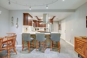 Theater Room & Pool Deck: Retreat in Palm Desert!