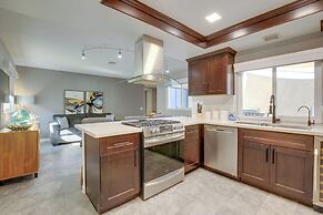 Theater Room & Pool Deck: Retreat in Palm Desert!