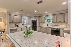 1 Mi to Old Town Bluffton: Home w/ Screened Porch