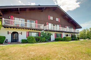 Mountaintop Condo w/ Great Mt Washington View