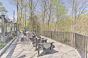 Enchanting Tryon Home w/ Hot Tub ~ 14 Mi to Tiec!