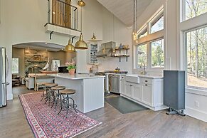 Enchanting Tryon Home w/ Hot Tub ~ 14 Mi to Tiec!