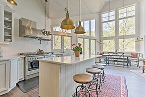 Enchanting Tryon Home w/ Hot Tub ~ 14 Mi to Tiec!