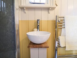 Shepherds Hut at The Hollies