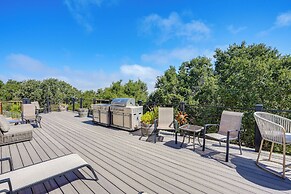 Vallejo Home w/ Spacious Deck, Hot Tub & Views