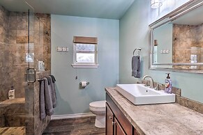 Welcoming Tow Home ~ 1 Mi to Lake Buchanan!