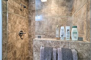 Welcoming Tow Home ~ 1 Mi to Lake Buchanan!