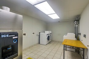 Ocean City Condo w/ Pool: Walk to Boardwalk!