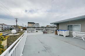 Ocean City Condo w/ Pool: Walk to Boardwalk!