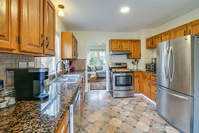 Charming Tacoma Vacation Home w/ Fenced Yard