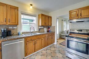 Charming Tacoma Vacation Home w/ Fenced Yard