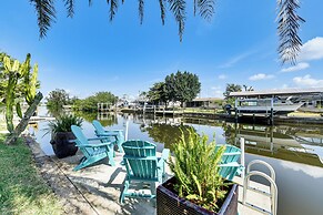 Canal-front Vacation Rental w/ Gulf Access!