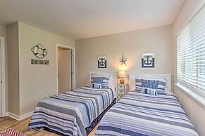 Walk to Beach: Villa w/ Balcony in Hilton Head!