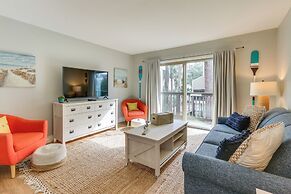 Walk to Beach: Villa w/ Balcony in Hilton Head!