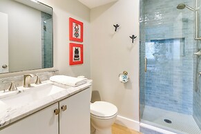 Walk to Beach: Villa w/ Balcony in Hilton Head!