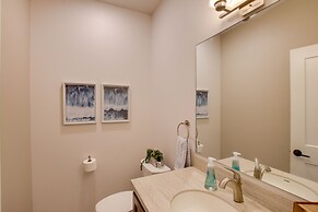 Riverfront Sheboygan Townhome w/ Grill!