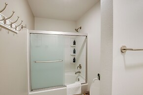 Riverfront Sheboygan Townhome w/ Grill!