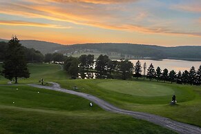 Cozy Alpine Lake Cabin w/ Pool & Lake Access!