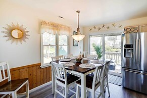 Dunn Dreamin': Hot Tub, Pirate Fort, & Fire Pit!