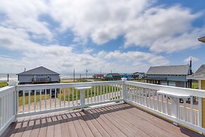 1 Mi to Ocean: Colorful Freeport Beach Rental!