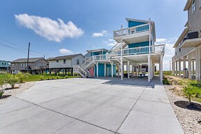 1 Mi to Ocean: Colorful Freeport Beach Rental!