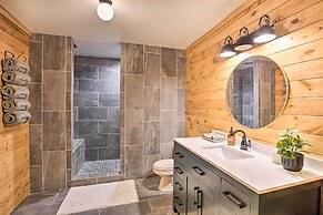 Splendid Family Cabin w/ Hot Tub & Grill!
