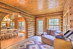 Splendid Family Cabin w/ Hot Tub & Grill!