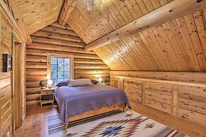 Splendid Family Cabin w/ Hot Tub & Grill!
