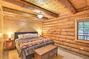 Splendid Family Cabin w/ Hot Tub & Grill!