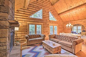 Splendid Family Cabin w/ Hot Tub & Grill!