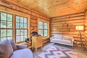 Splendid Family Cabin w/ Hot Tub & Grill!