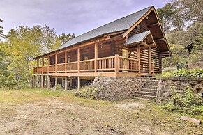Splendid Family Cabin w/ Hot Tub & Grill!