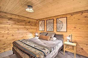 Splendid Family Cabin w/ Hot Tub & Grill!