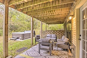 Splendid Family Cabin w/ Hot Tub & Grill!
