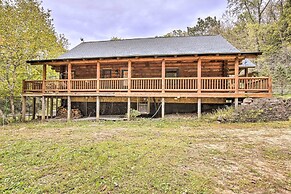 Splendid Family Cabin w/ Hot Tub & Grill!